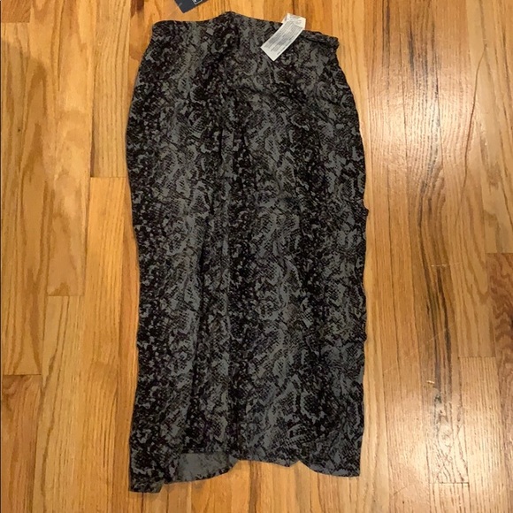 Skirt - Picture 3 of 4